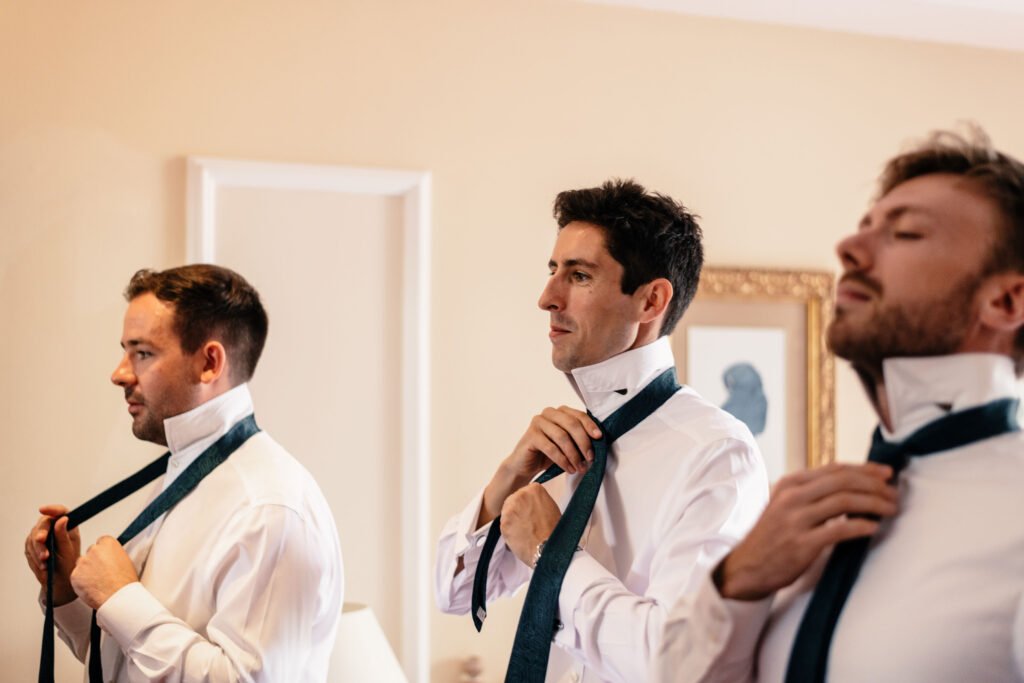 detalles artísticos capturados en fotografía y vídeo de bodas por Emocionartestudio